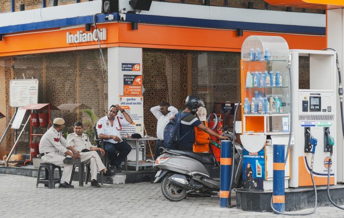 Fuel ban for end-of-life vehicles begins in Delhi